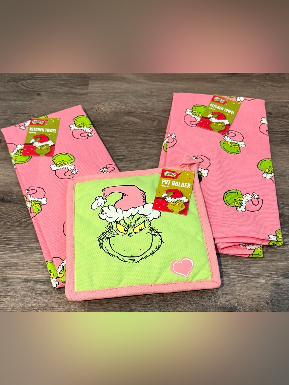 Pretty in Pink Two Grinch Kitchen Towels and Potholder- NWT